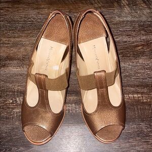 Modern Vintage Brown T-Strap Heels for Stylish Outings